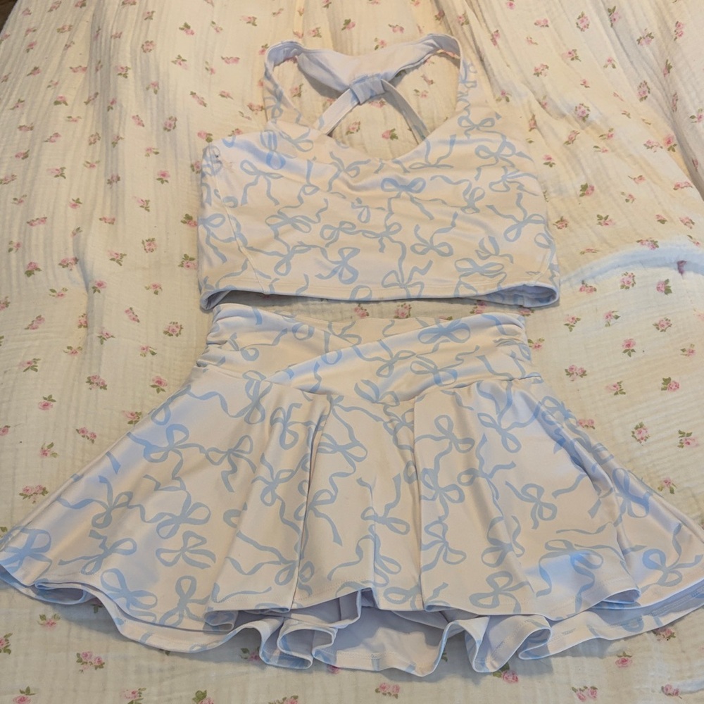 Light Blue Ribbon-Print Crop Top & Skirt Set - Women's LARGE TOP SMALL BOTTOM